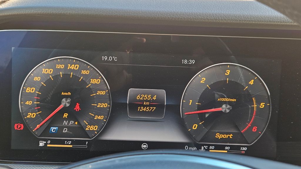 Image of Mercedes-Benz E 350