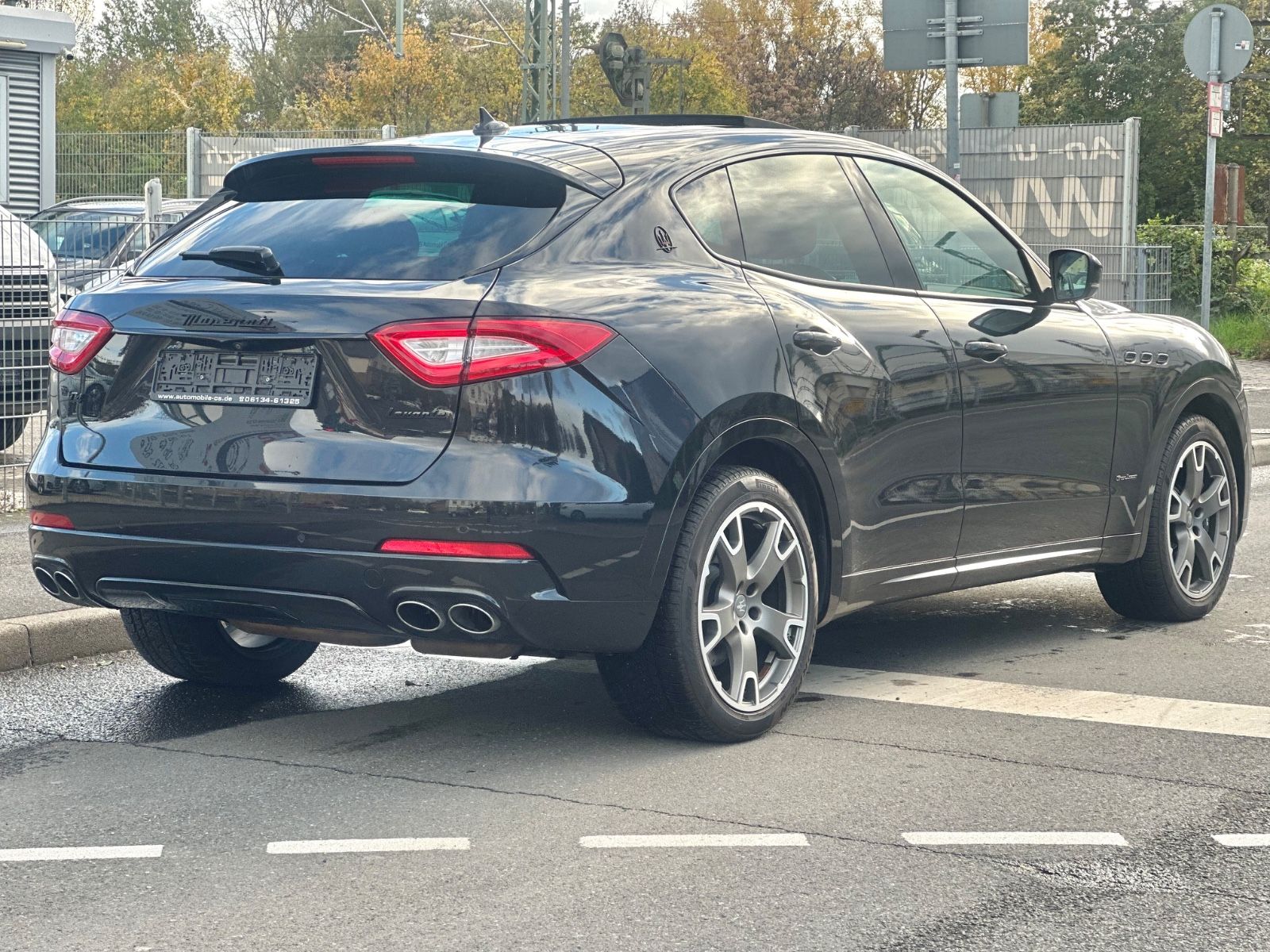 Fahrzeugabbildung Maserati LEVANTE GRANLUSSO Q4*SERVICE BEI MASERATI *