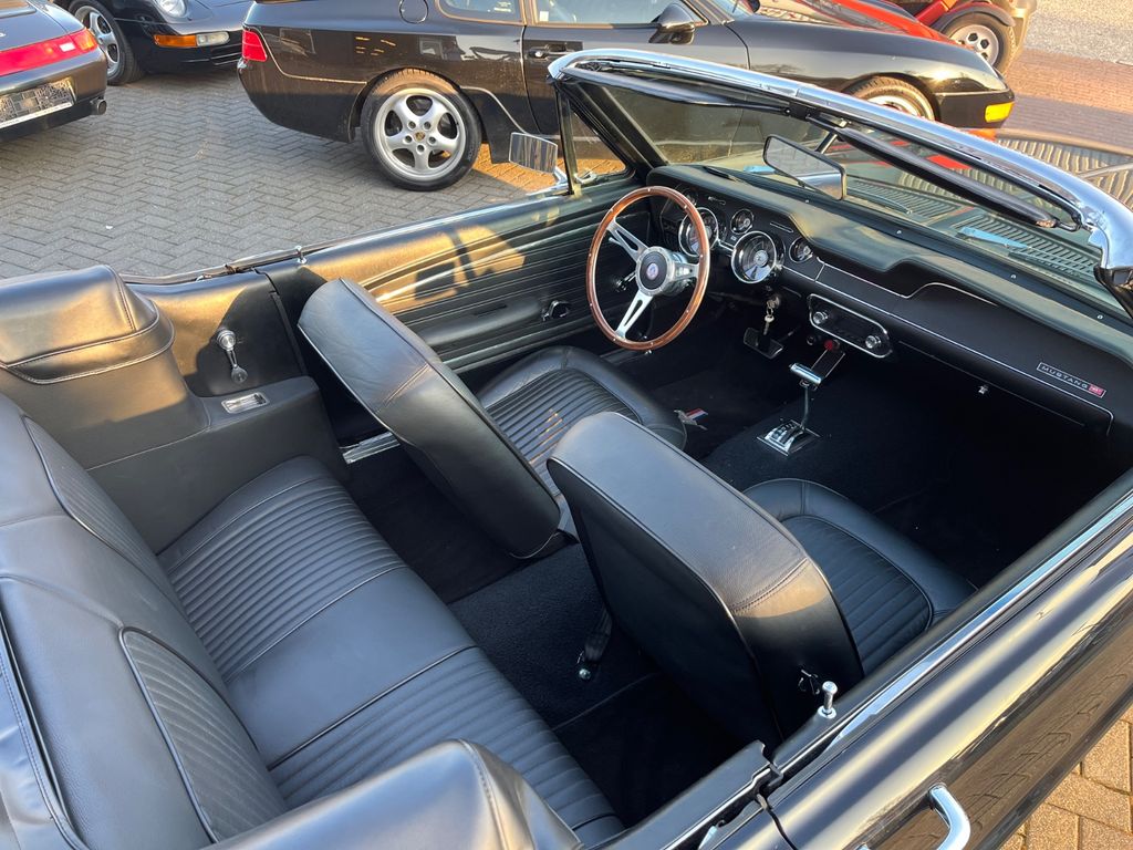 FORD Mustang Cabrio Top Zustand Classic Data 2 400PS FORD Mustang Cabrio Top Zustand Classic Data 2 400PS