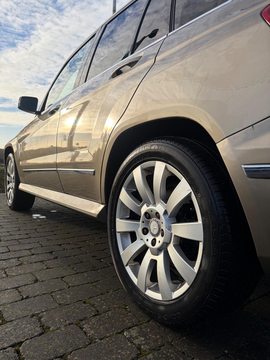 Mercedes-Benz GLK350 2010 — photo 7