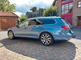 Volkswagen Passat Variant 2.0 TDI DSG Highline R-LINE LED P - mit Diesel-Antrieb: Blau, Vollleder, Kombi