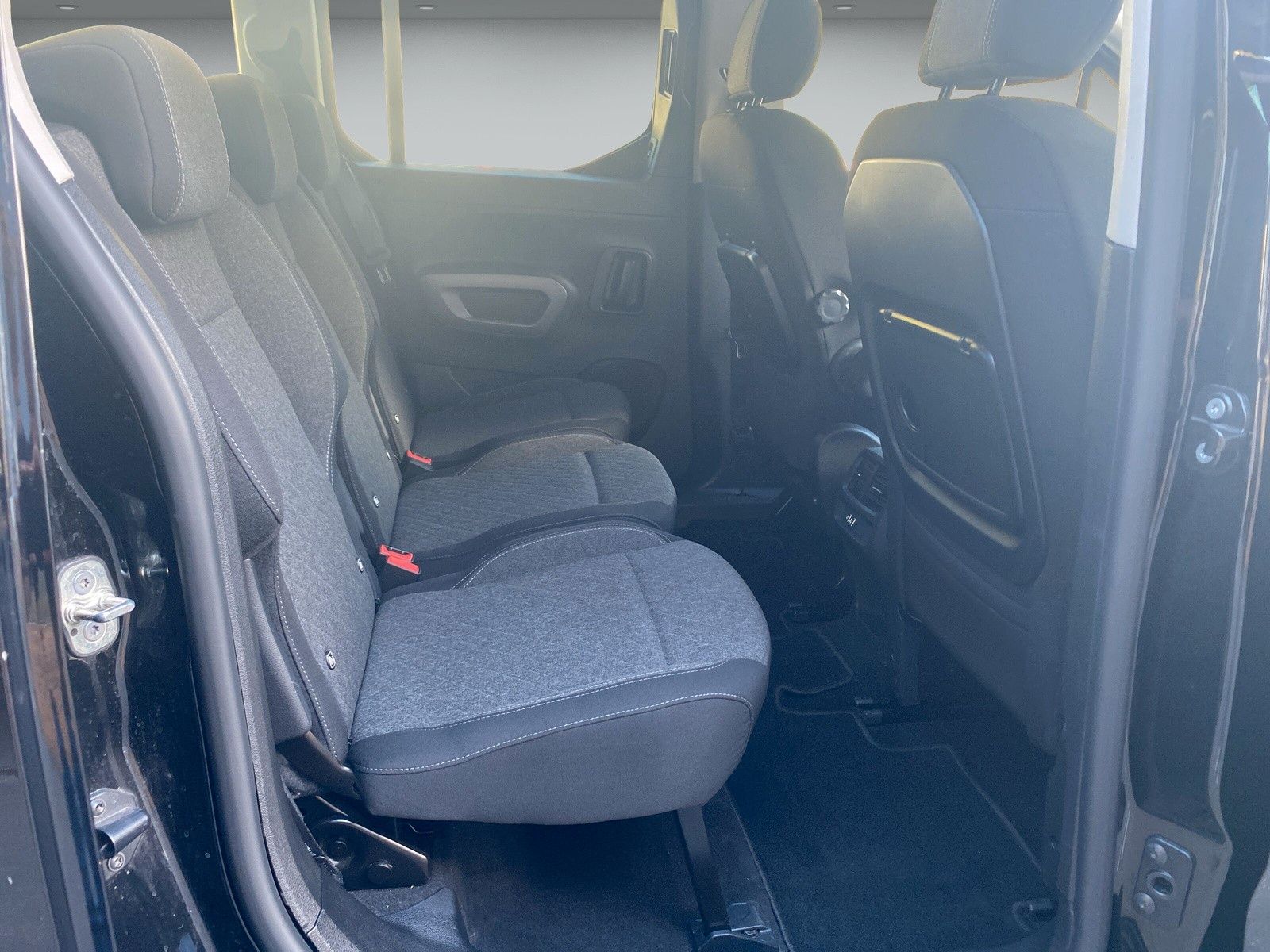 Fahrzeugabbildung Opel Combo Life E "GS" XL / 7-Sitzer