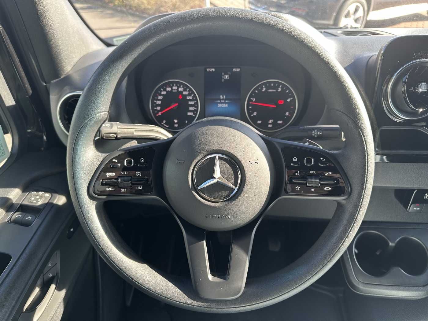 Fahrzeugabbildung Mercedes-Benz Sprinter 317 CDI Tourer Dachklima AHK 360 MBUX