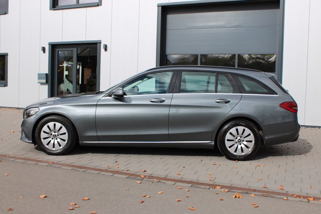 MERCEDES-BENZ C 220 d T LED AUT SHZ KAM NAVI PDC