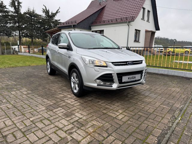 Ford Kuga Titanium Teilleder AHK PDC