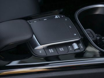 Mercedes CLA 200 Shooting Brake - 8