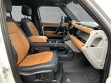 Land Rover Defender 110 D300 AWD X-DYNAMIC HSE AHZV+PANO+LM - weiße Land Rover Defender