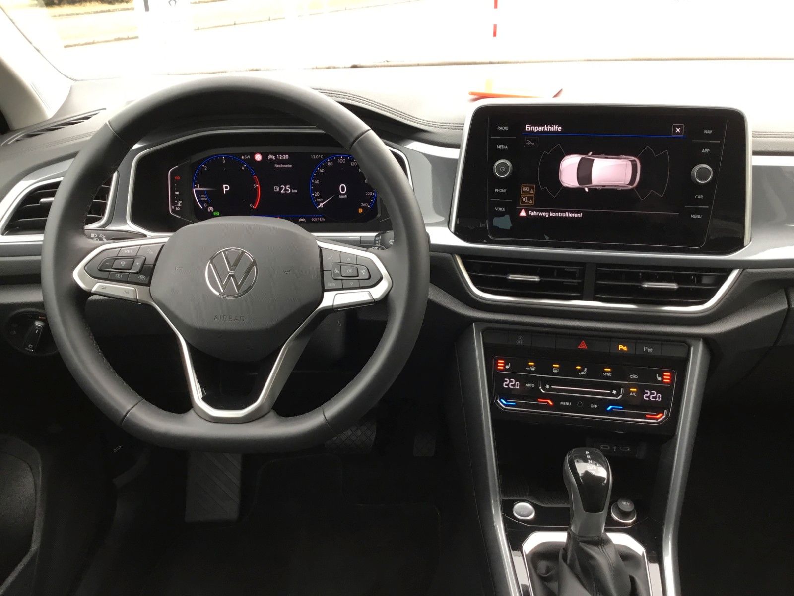 Fahrzeugabbildung Volkswagen T-Roc 2.0 TDI DSG Style+LED+AHK+ACC+Kamera