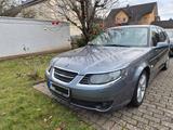 Saab 2.3 Turbo Aero-Kombi, guter Zustand, LPG, AHK - silberne Saab 9-5