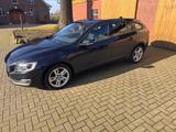 Volvo V60 D3 Momentum Scheckheft Top gepflegt