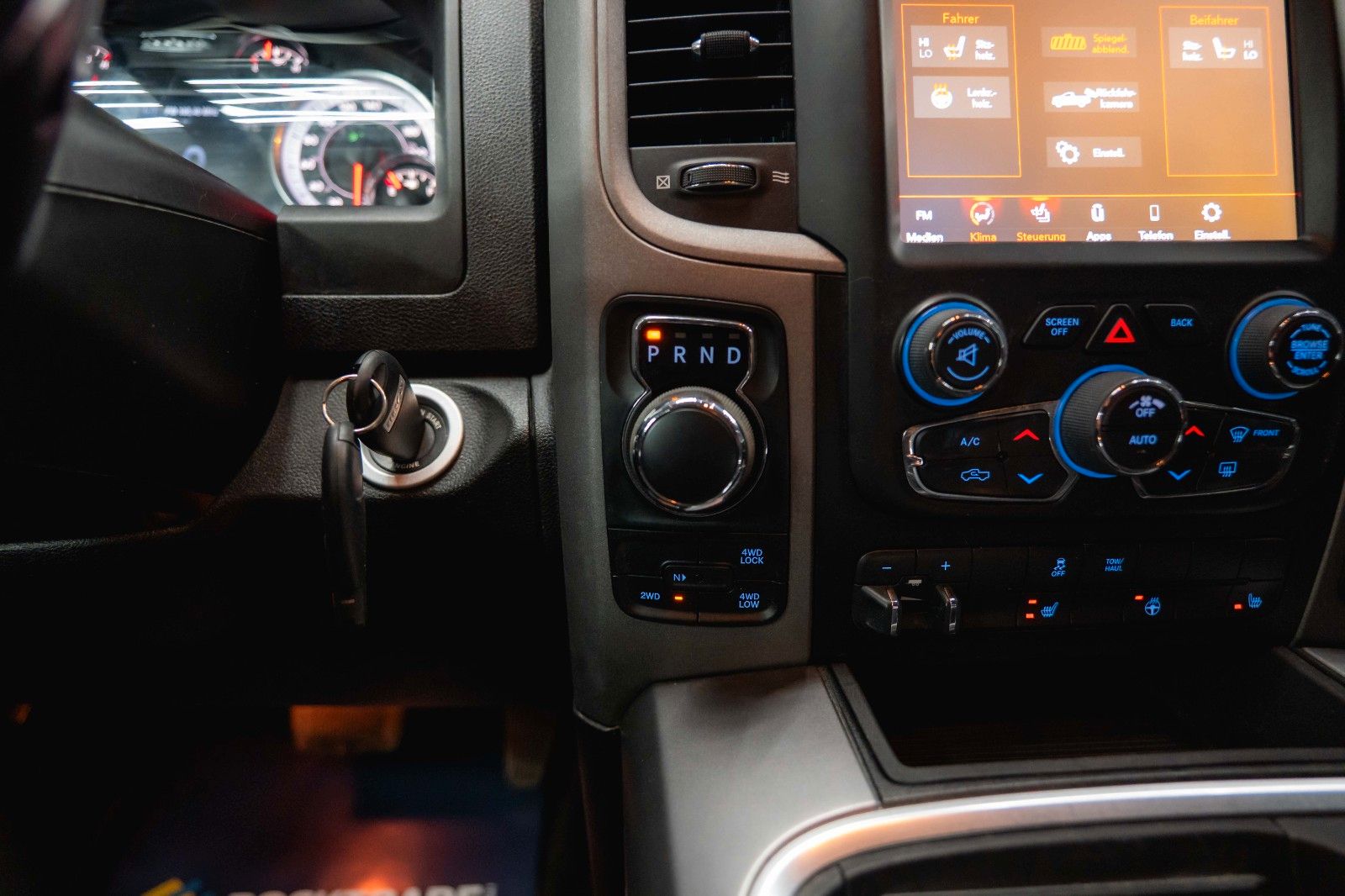 Fahrzeugabbildung Dodge RAM 5.7 V8 HEMI 4x4 OFFROAD Night-Paket *LED*AHK