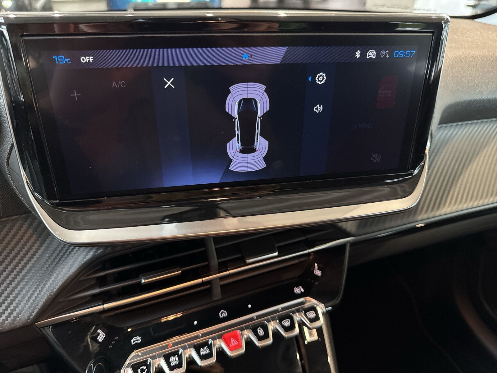 Peugeot 208 - Bild 12