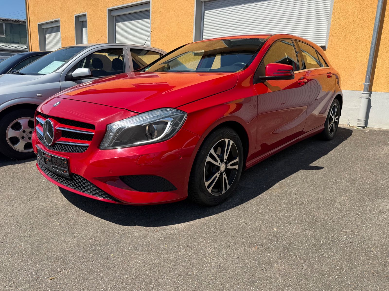Mercedes Mercedes-Benz A 180 BlueEfficiency Teilleder Klima
