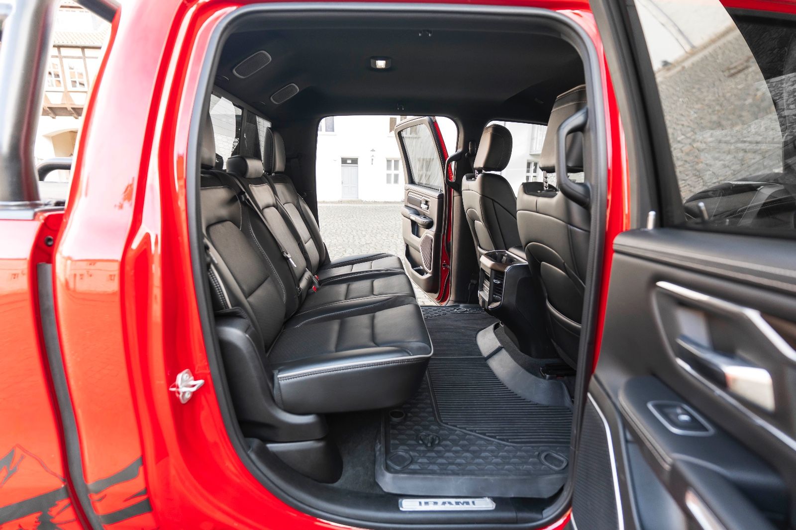 Fahrzeugabbildung Dodge RAM 3.0L LARAMIE ECODIESEL M+S LEDER SZH/SZK KAM