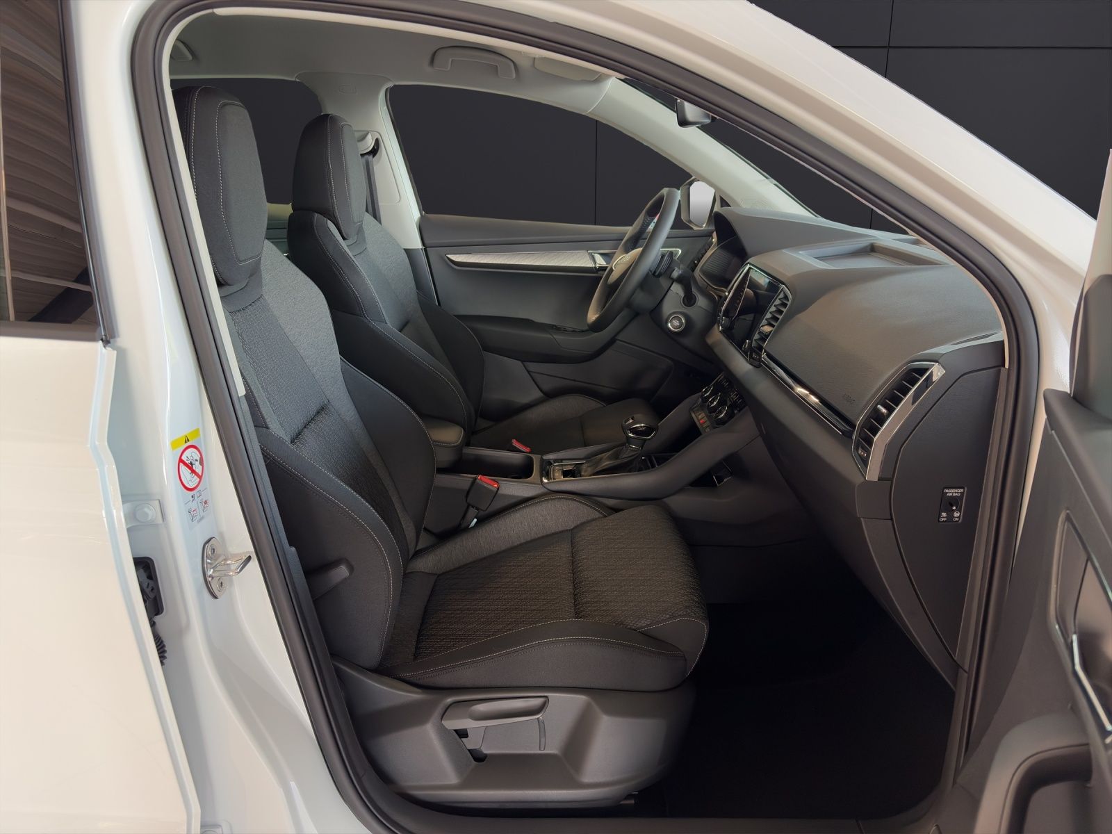 Fahrzeugabbildung SKODA Karoq 1.5 TSI Balance DSG MATRIX AHK ACC 3 J ASG