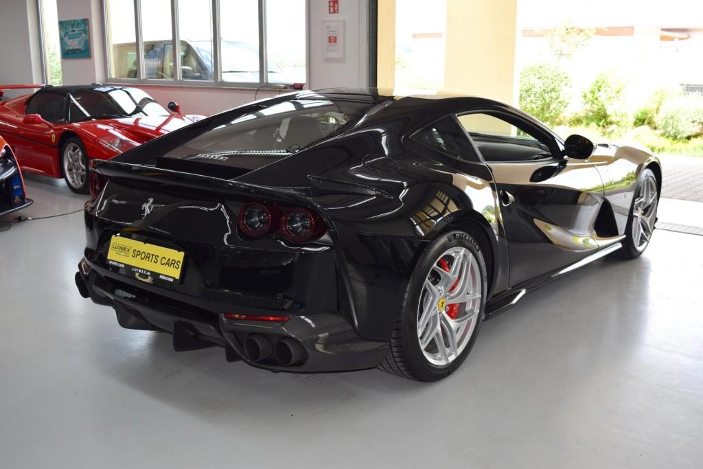 Ferrari 812 SF Lifting Racingsitze 