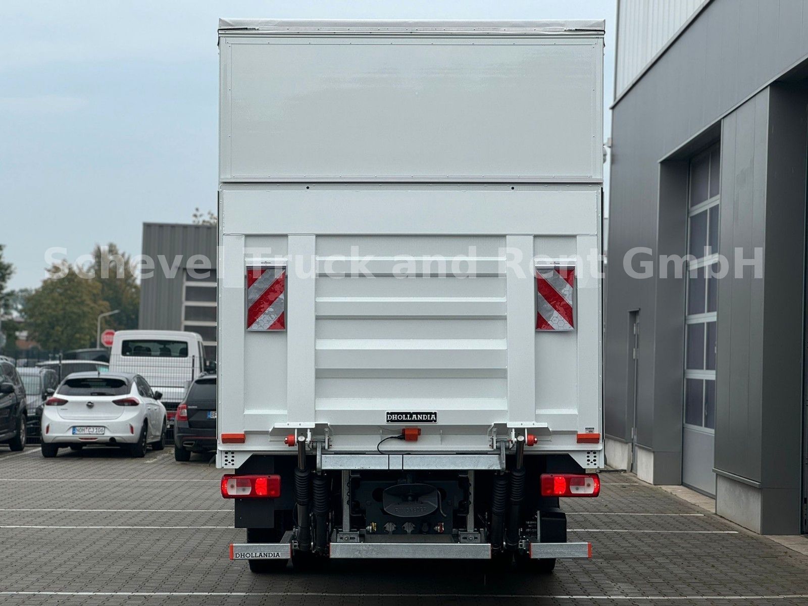 Fahrzeugabbildung DAF XF 480 4x2  Pritsche/Plane + LBW Dhollandia