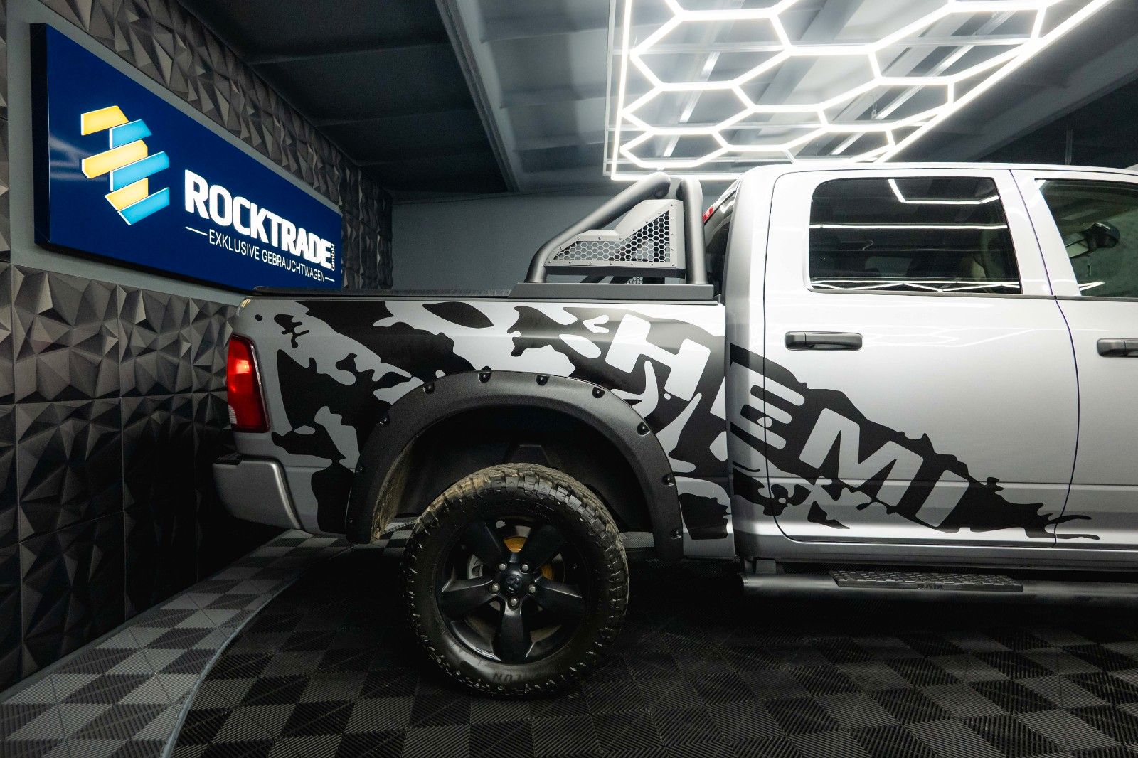 Fahrzeugabbildung Dodge RAM 5.7 V8 HEMI 4x4 OFFROAD Night-Paket *LED*AHK