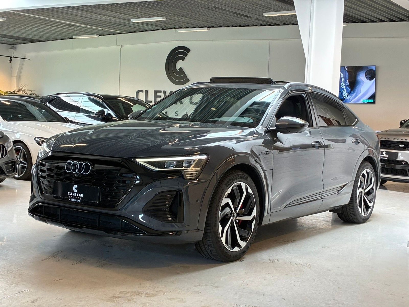 AUDI Q8 E-tron Sportback S line+PANO+TRAILER+MEMO+CC+