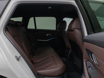 Fahrzeugabbildung BMW 320e 360°Laser DAB HiFi WLAN Komfort Alarm Sport