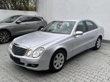 Mercedes-Benz E 230 CGI Limousine/Shz/Klima-Auto/PDC/Navi - Mercedes-Benz E 230 mit Benzin-Antrieb