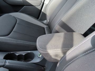 Fotografie 20 des Skoda Kamiq 1.0l TSI 81kW TOUR Navi Sitzheizung Garant