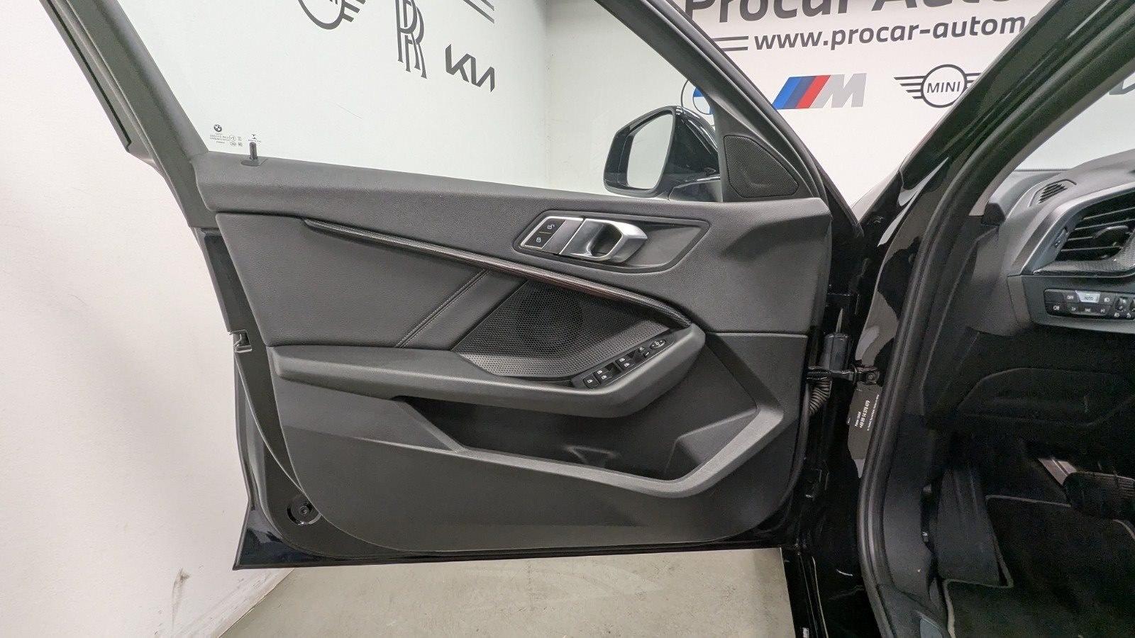 BMW 1 Series i Sport Line HiFi PA DAB LED 17'', миниатюра 19