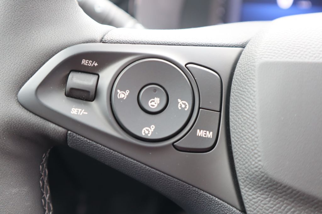 Fahrzeugabbildung Opel Corsa 1.2 Facelift+Sitzheiz+LED+Allwetter+Kamera