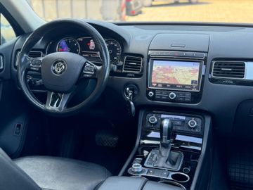 Volkswagen Touareg - 11