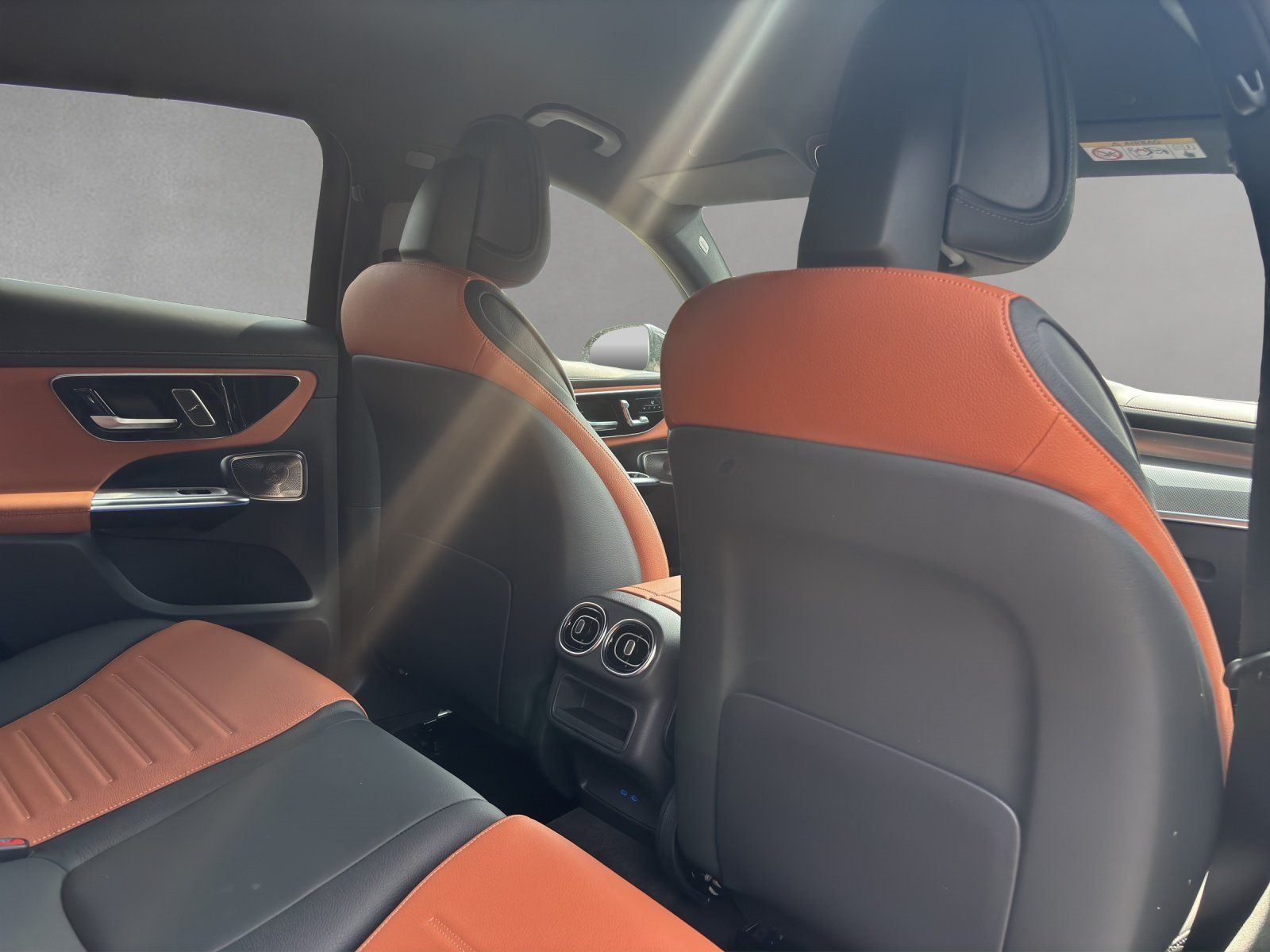 Fahrzeugabbildung Mercedes-Benz GLC400e Cpé AMG Prem DISTR Memo AIRMATIC DC-Lade