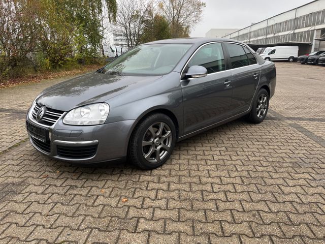 Volkswagen Jetta 1.4 TSI / 1. Hand / Scheckheft/Schiebedach