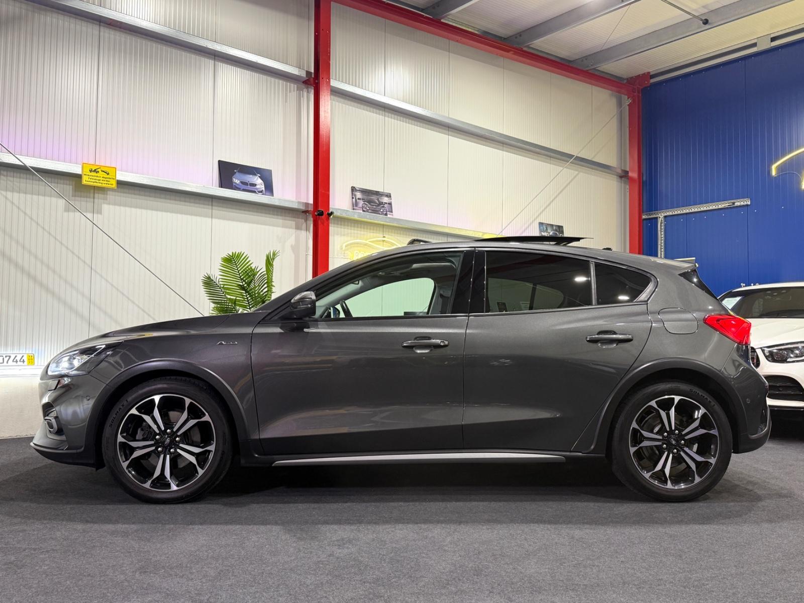 Ford Focus Lim. Active*PANO*HEAD-UP*KAMERA*SPURHALTE