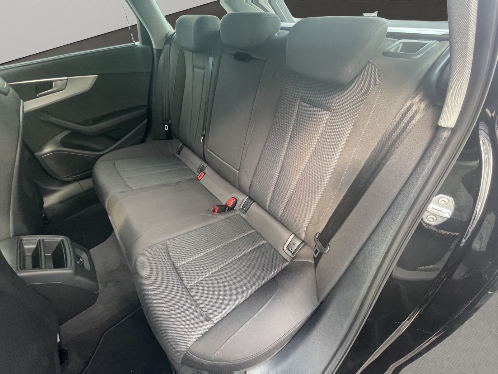Audi A4 - Bild 17