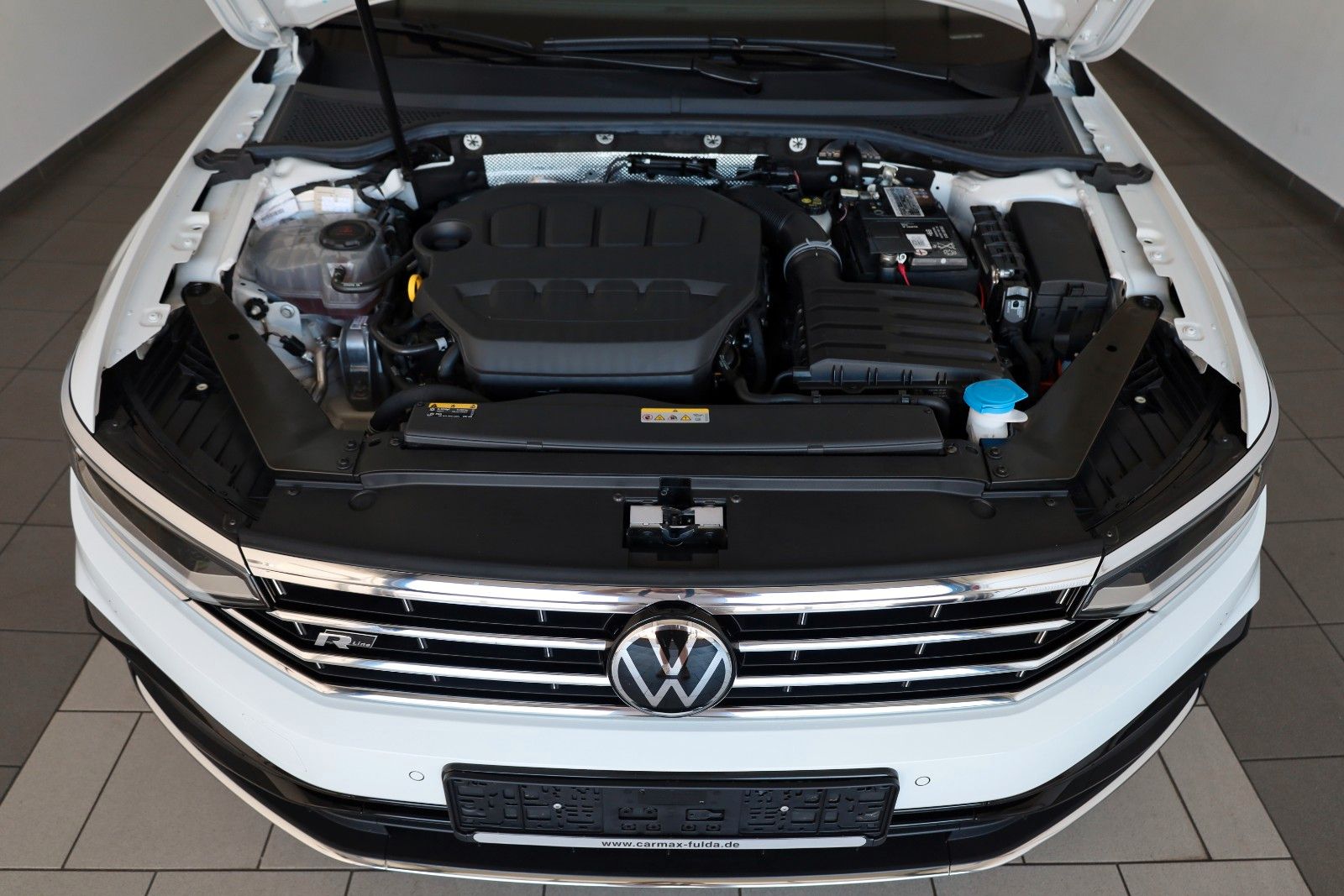 Fahrzeugabbildung Volkswagen Passat Variant R Line Leder,Navi,LED,ACC,CarPlay