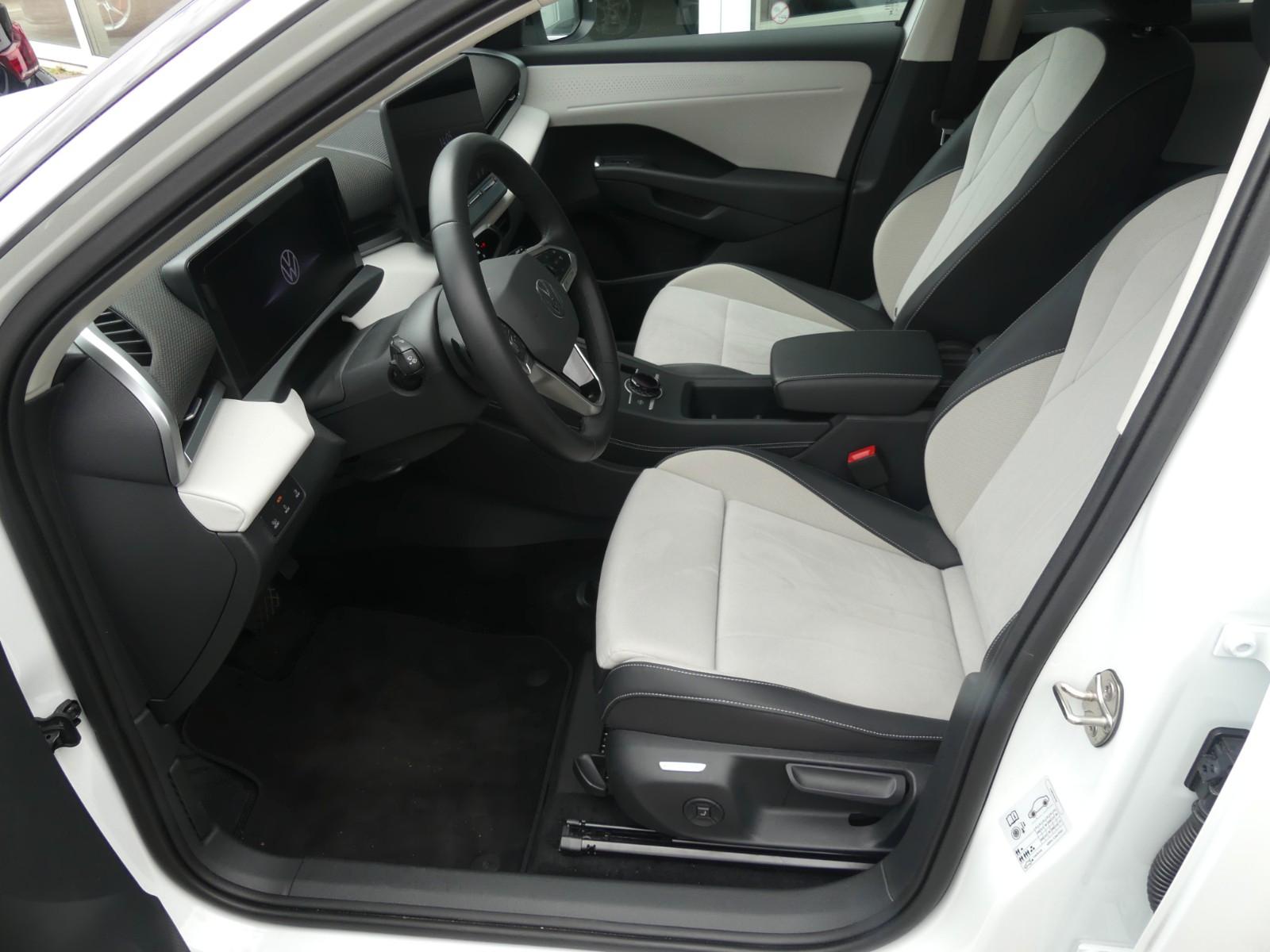 Volkswagen T-Roc 1.5 eTSI Style * Panoramadach * 1.Hand