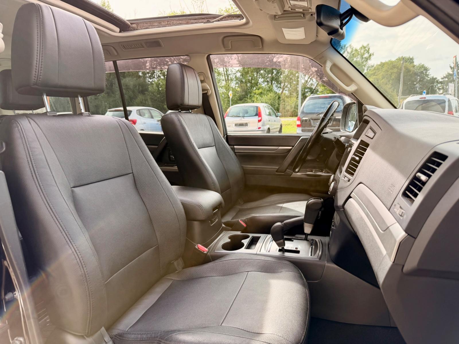 MITSUBISHI PAJERO 3.2 DI-D 200ch 4X4 - 7 PLACES - CUIR - GPS - SIÈGES CHAUFFANTS - TOIT OUVRANT