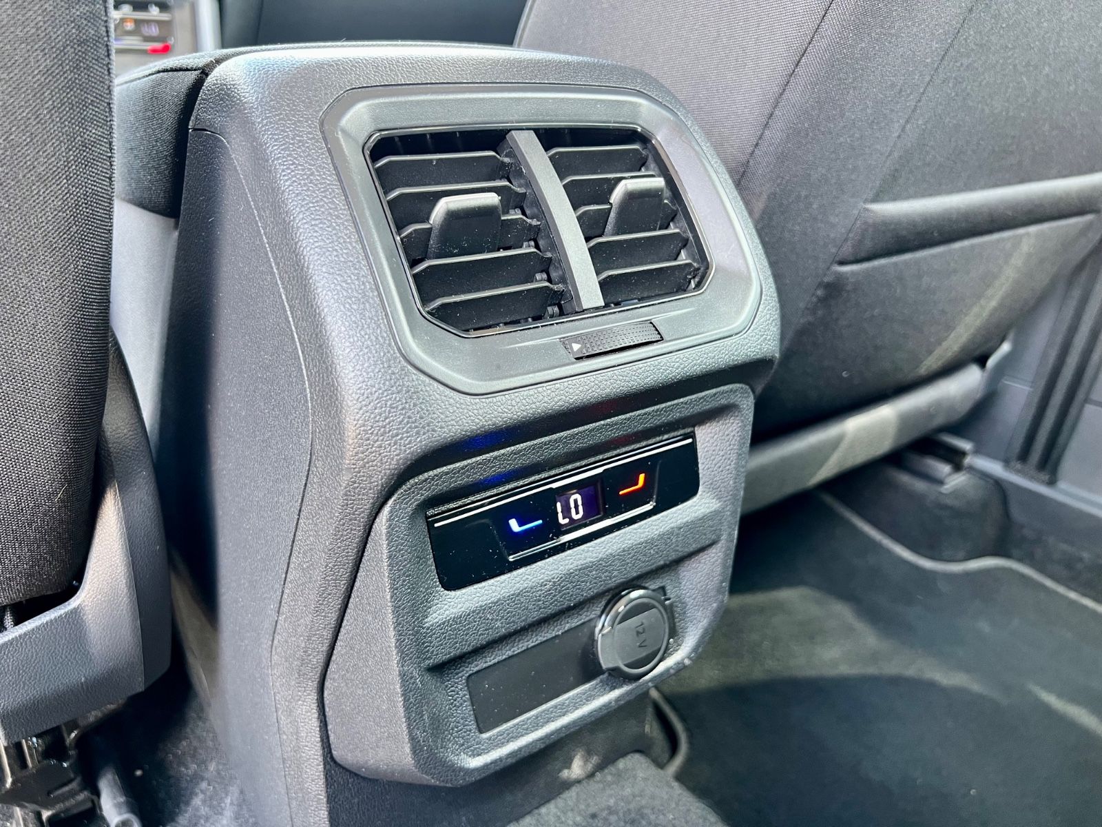 VW Tiguan Allspace Life 7-SITZE AAC NAVI GZJR
