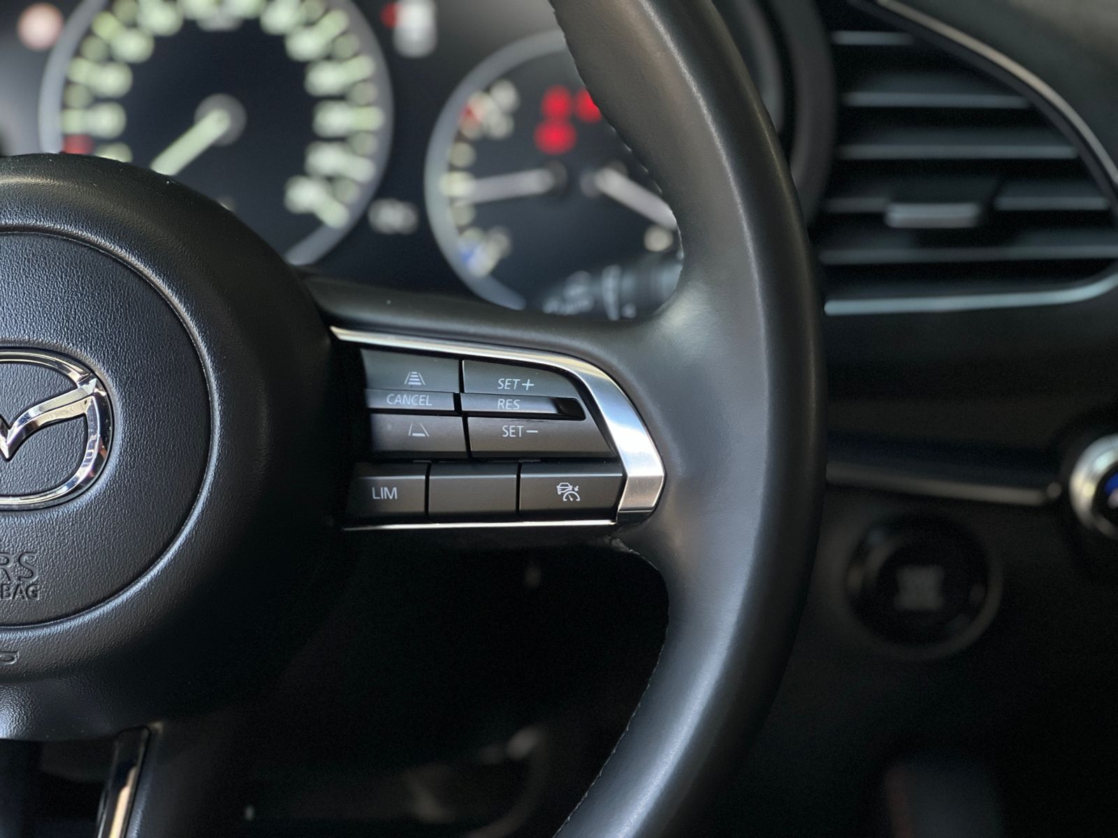 Fahrzeugabbildung Mazda 3 M Hybrid Nagisa BOSE MEMORY HUD NAVI RFK SHZ