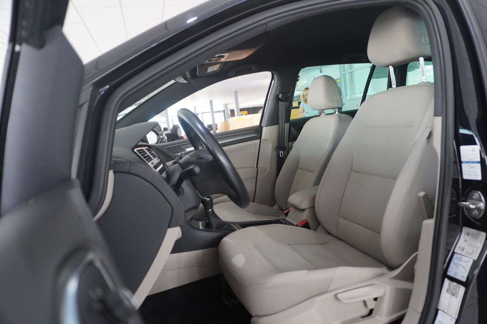 Fahrzeugabbildung Volkswagen Golf VII Vari. 1.6 TDI COMFORTL. NAVI/LED/KAMERA