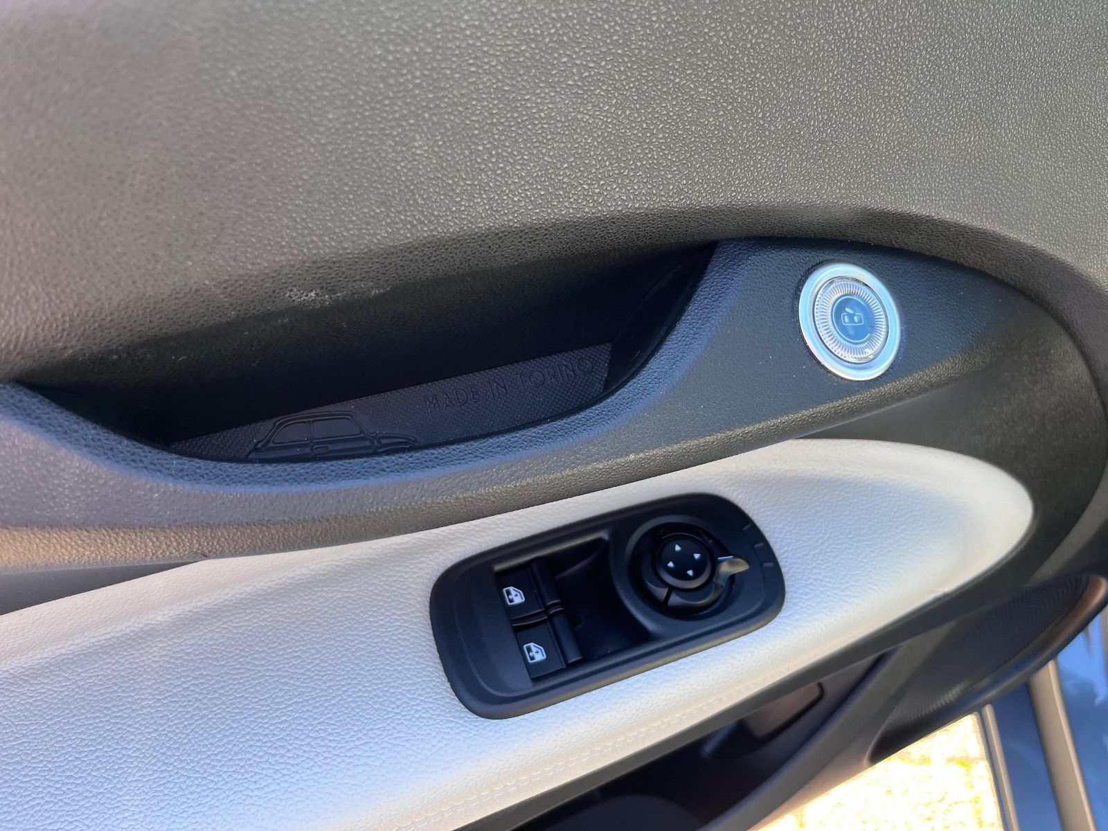 Fahrzeugabbildung Fiat 500e La Prima by Bocelli