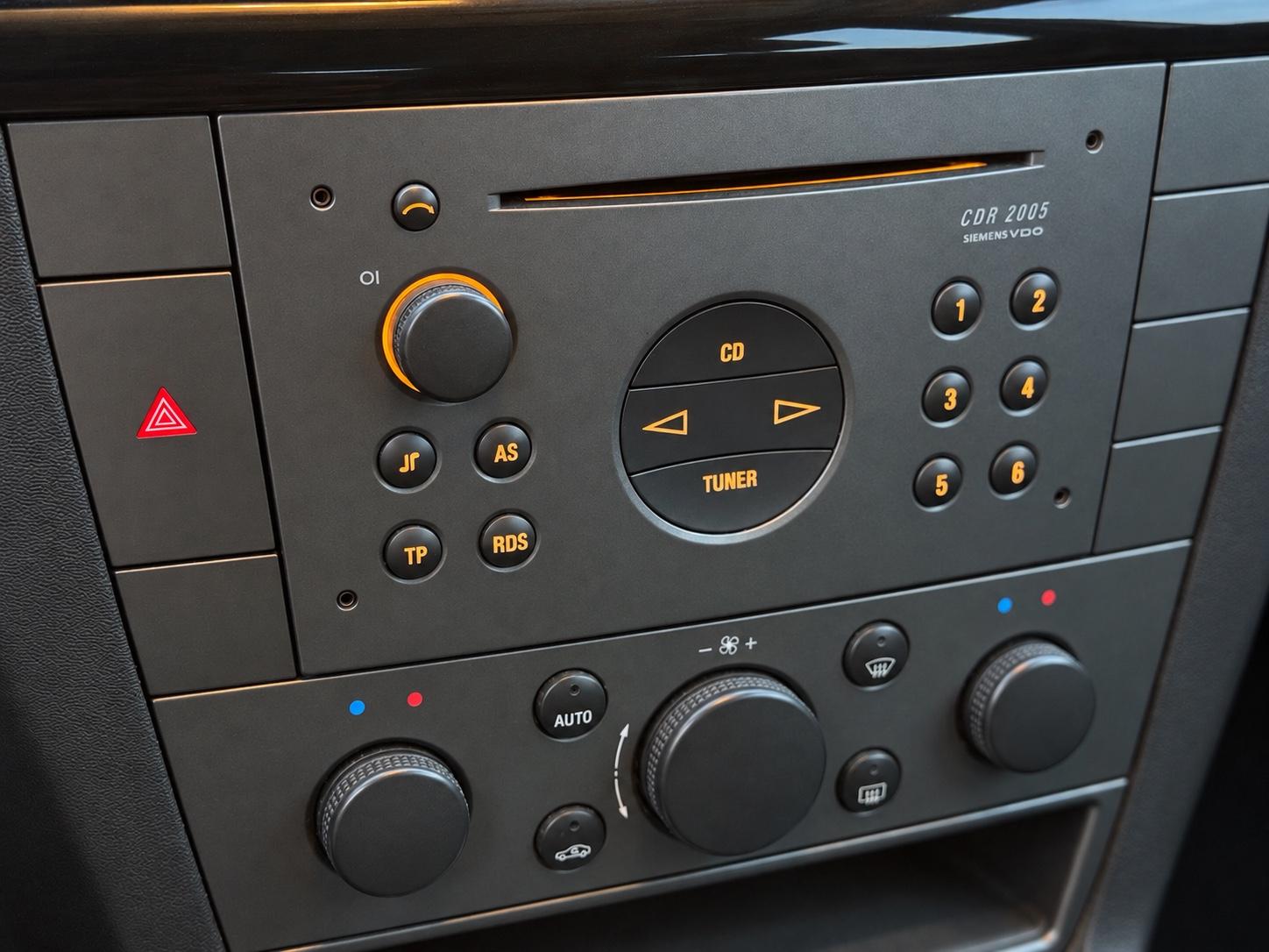 Opel Signum 2004 — photo 8