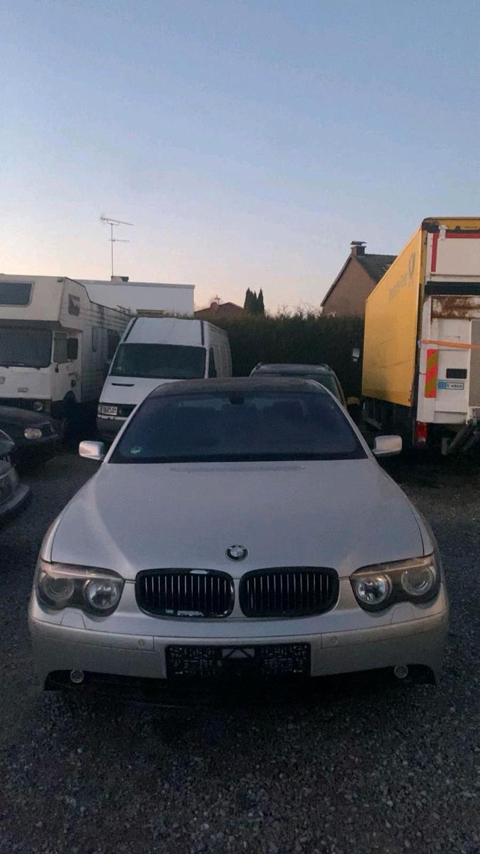 BMW 745
