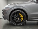 Porsche Cayenne Turbo S E-Hybrid*PANO*PCCB*MEGA - Porsche Cayenne Turbo mit Hybrid-Antrieb (Benzin/Elektro)