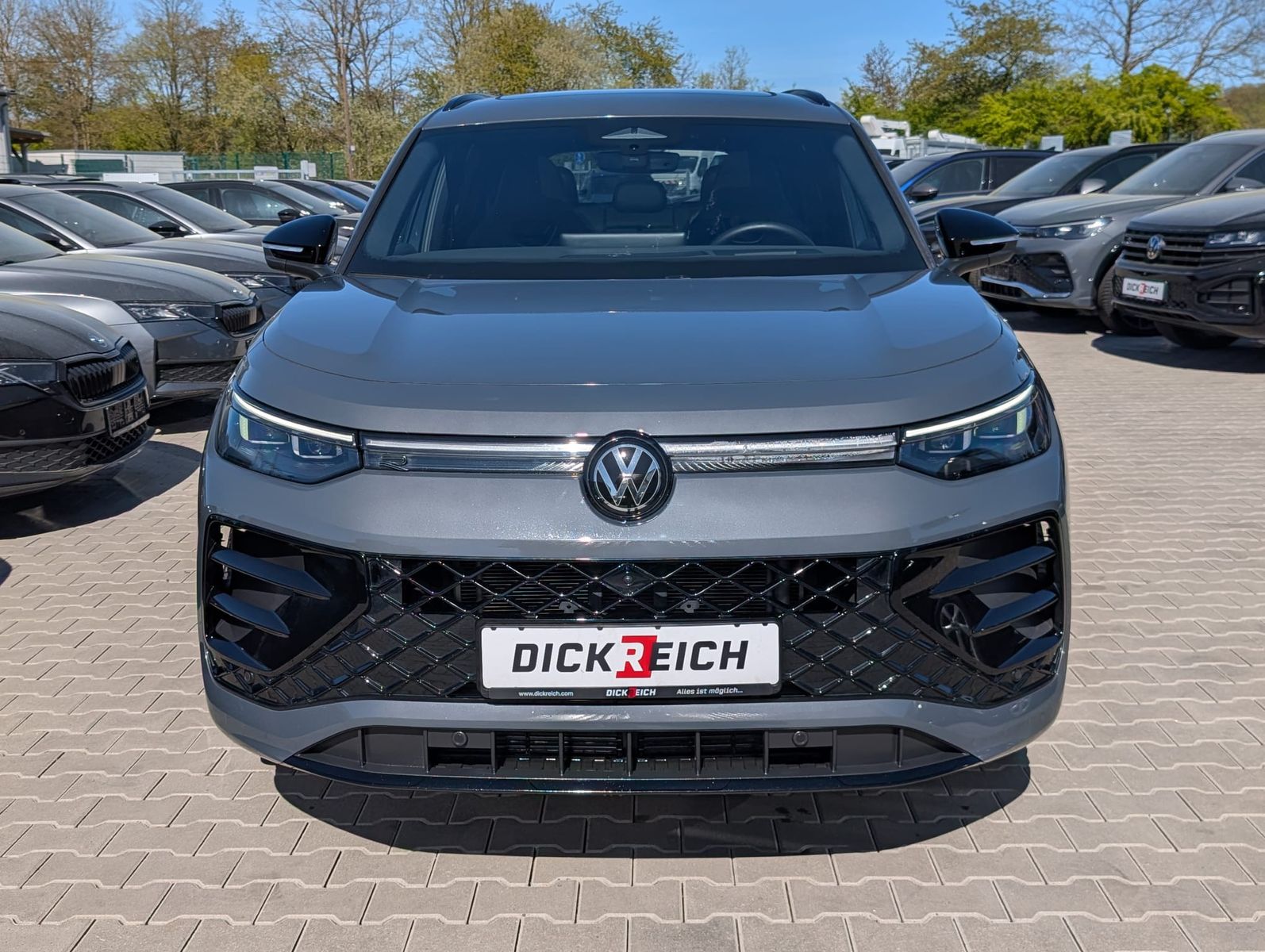 Fahrzeugabbildung Volkswagen Tayron 2.0TDI 4M R-Line 7Si*MATRIX*AHK*PANO*H&K