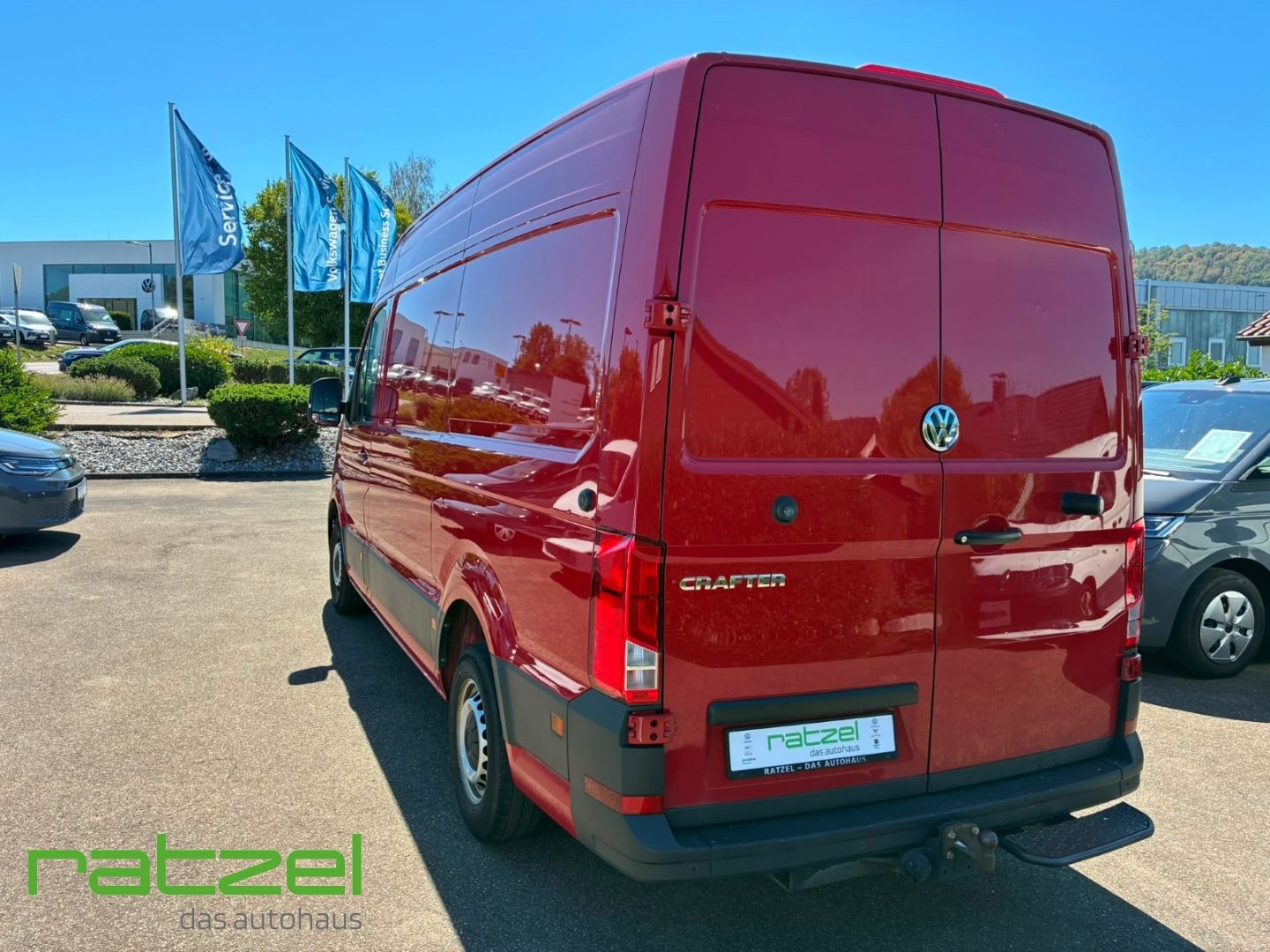 Fahrzeugabbildung Volkswagen Crafter Kasten Hochdach FWD 35 MR 2.0 TDI +AHK+P