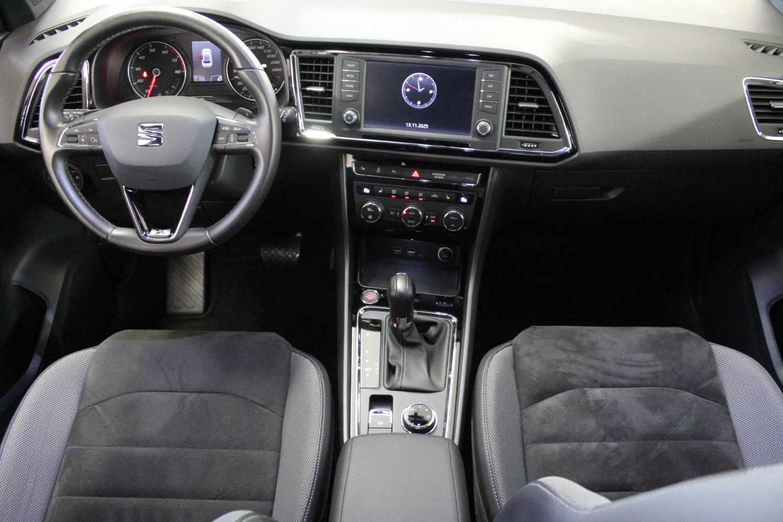 Fahrzeugabbildung SEAT Ateca 1.5 TSI ACT 110kW Xcellence DSG *Winterräd