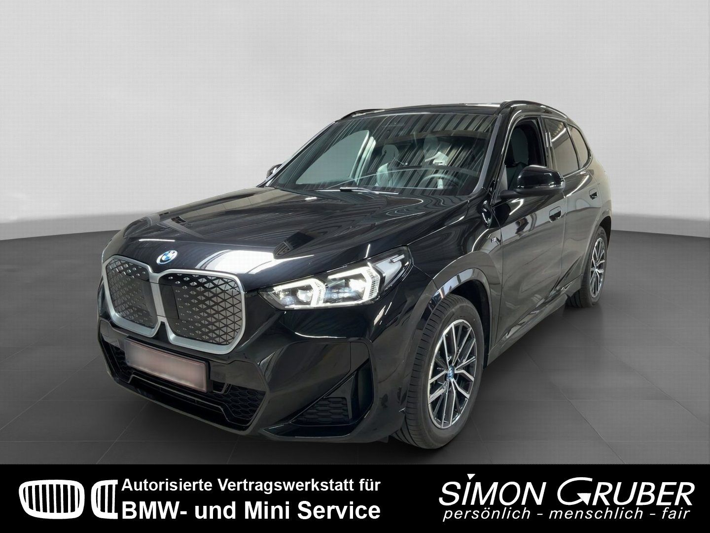 Fahrzeugabbildung BMW iX1 xDrive30 M Sport Pano el.Heckklappe AHK LED