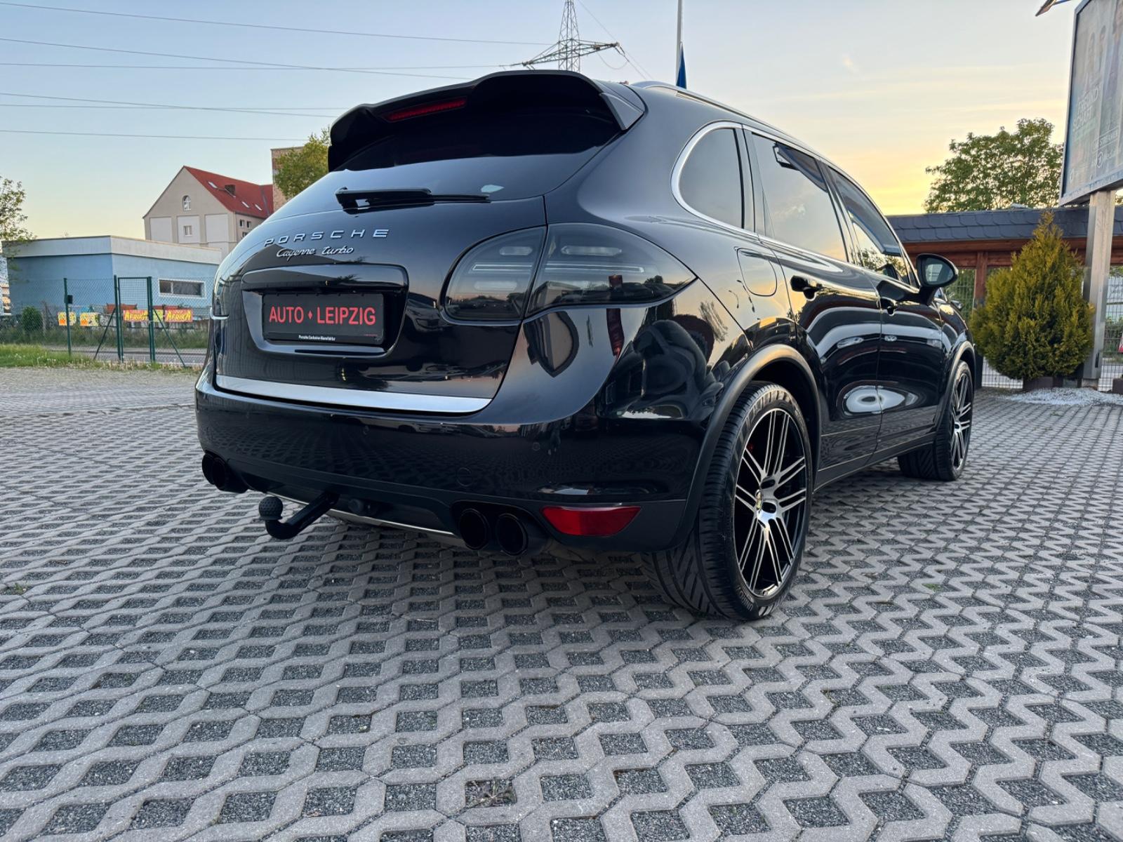 PORSCHE CAYENNE TURBO