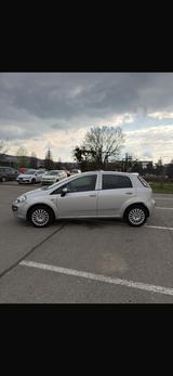 Fiat Punto 1.4 8V Active Active - gebrauchte Fiat Punto aus dem Jahr 2010
