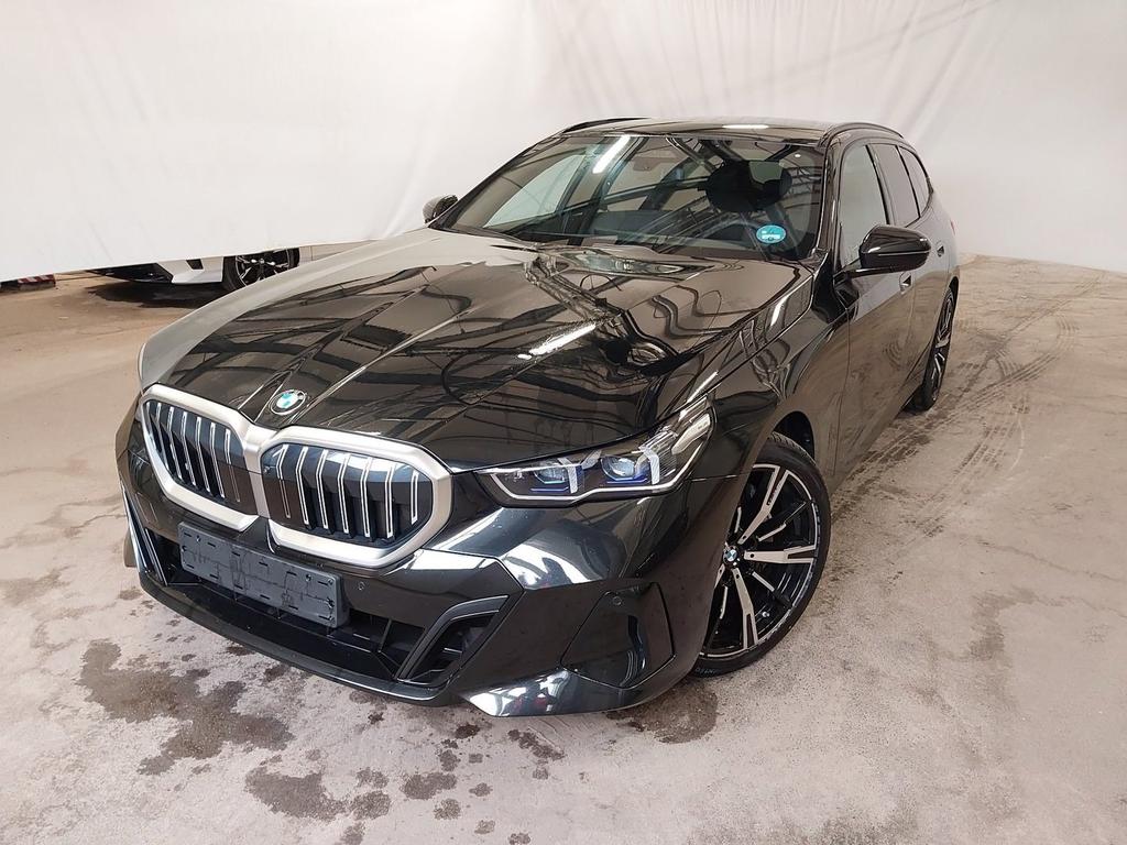 BMW 540d xDrive Touring M Sport AHK Autobahnas PANO 2025